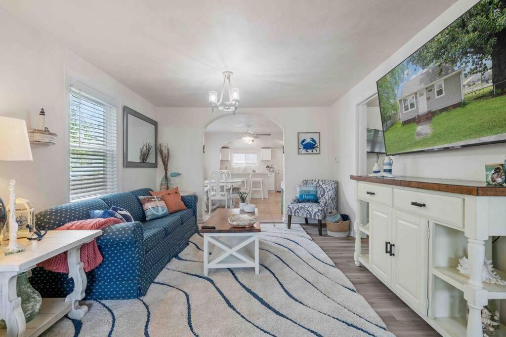 Beach Bungalow - 1 Block To Beach - Pets Welcome! Norfolk Exteriér fotografie