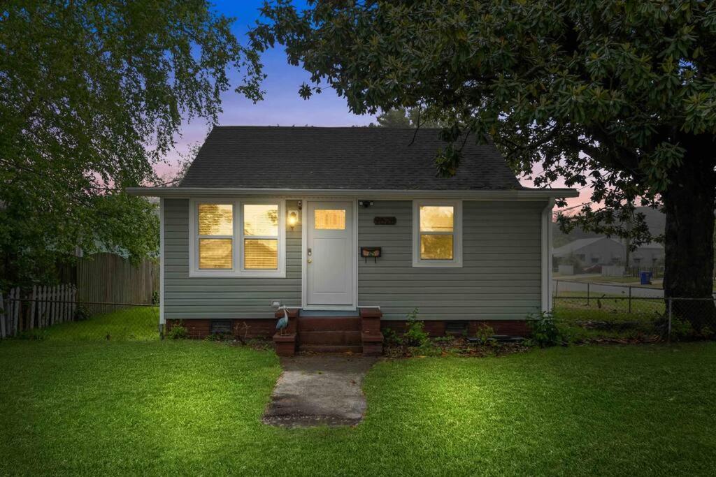 Beach Bungalow - 1 Block To Beach - Pets Welcome! Norfolk Exteriér fotografie