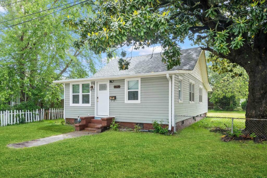 Beach Bungalow - 1 Block To Beach - Pets Welcome! Norfolk Exteriér fotografie