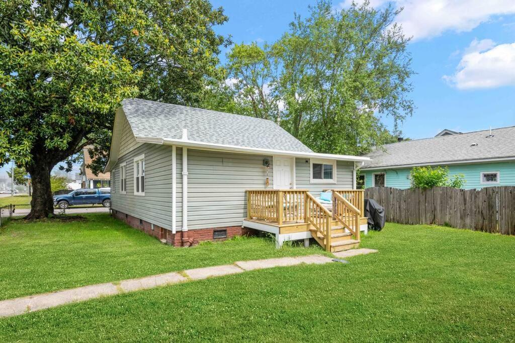 Beach Bungalow - 1 Block To Beach - Pets Welcome! Norfolk Exteriér fotografie
