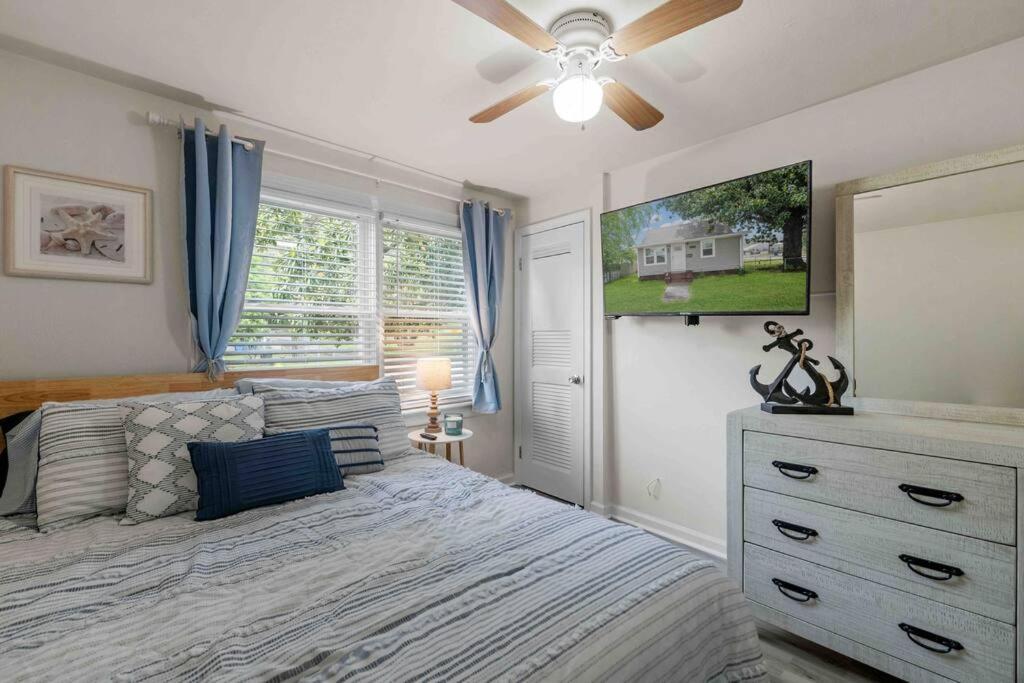Beach Bungalow - 1 Block To Beach - Pets Welcome! Norfolk Exteriér fotografie